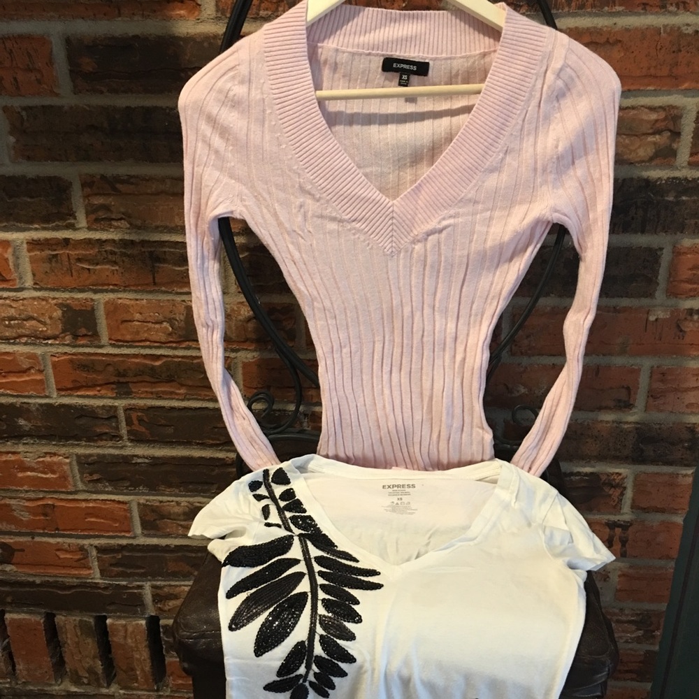 Lot Of 2 sweaters and a short sleeve shirt! Xs